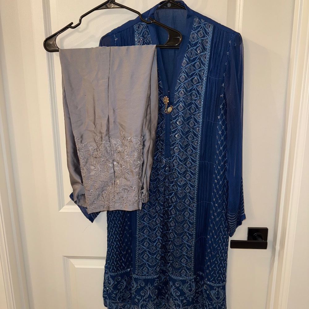 Agha Noor Pakistani 2 piece Formal Suit S/M